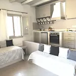 Notos Schoinoussa