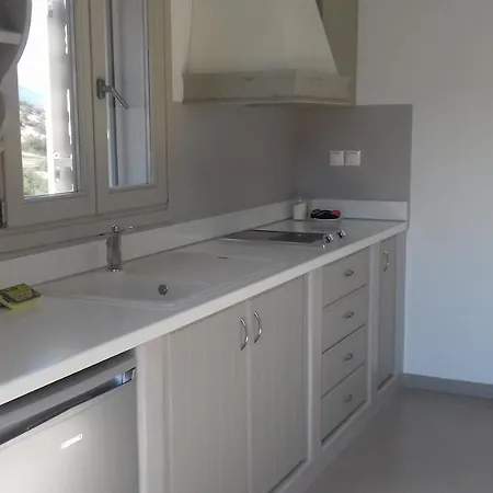 فندق مبيت وإفطار Notos 4*